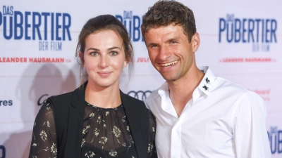 Lange waren Lisa und Thomas Müller als Traumpaar in Stadien und auf roten Teppichen unterwegs. (Archivbild) (Foto: picture alliance / Tobias Hase/dpa)