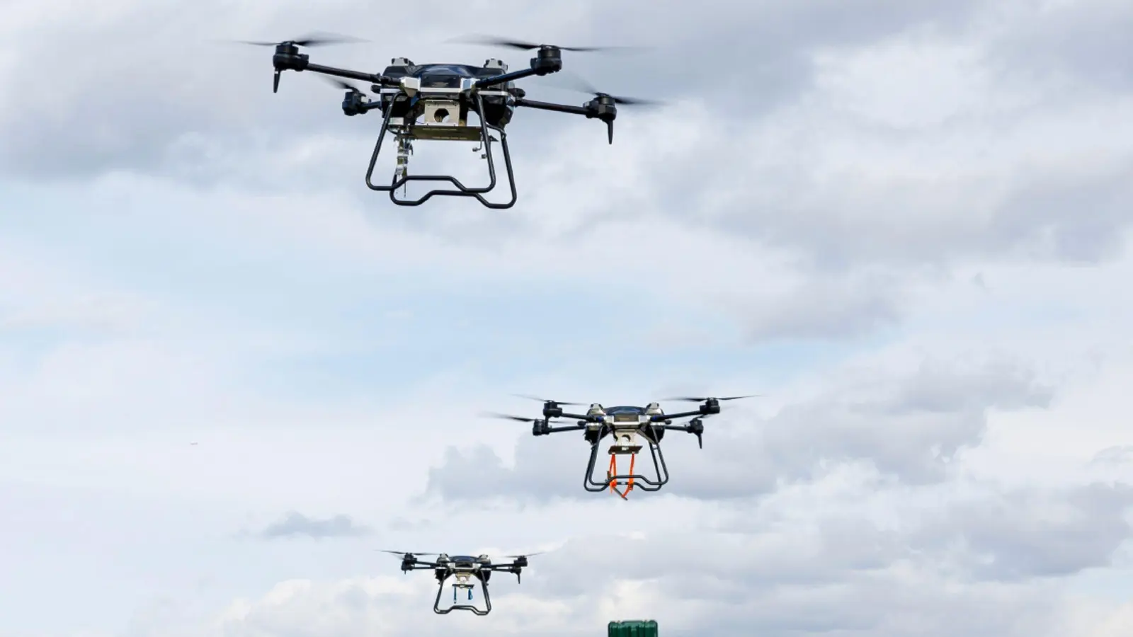 Drohnen sind im russisch-ukrainischen Krieg ein wichtiger Bestandteil. (Archivbild) (Foto: Uncredited/AP/dpa)