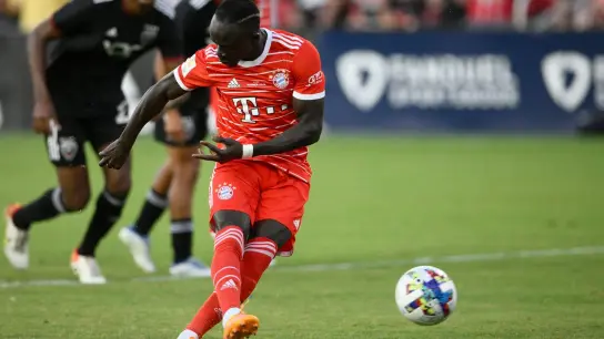 Bayern-Neuzugang Sadio Mané ist zum zweiten Mal zu Afrikas Fußballer des Jahres gewählt worden. (Foto: Nick Wass/AP/dpa)