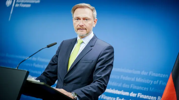 FDP-Finanzminister Christian Lindner kündigt große Investitionen in den Klimaschutz an. (Foto: Kay Nietfeld/dpa)