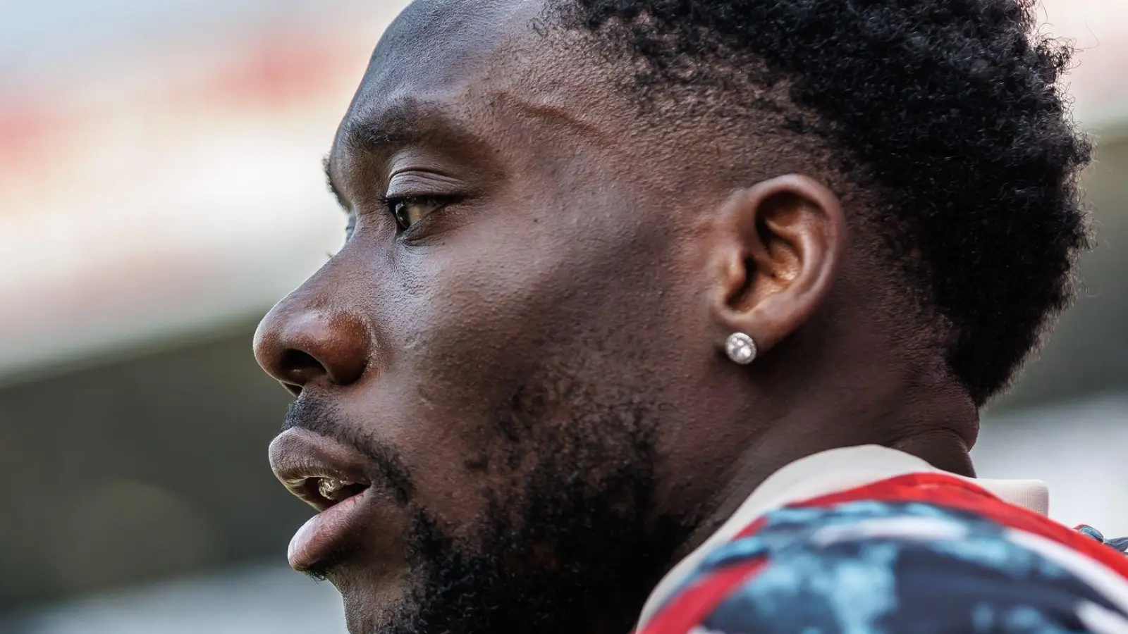 Bayern-Profi Alphonso Davies arbeitet nach einer schweren Knieverletzung am Comeback. (Archivbild) (Foto: Andreas Gora/dpa)