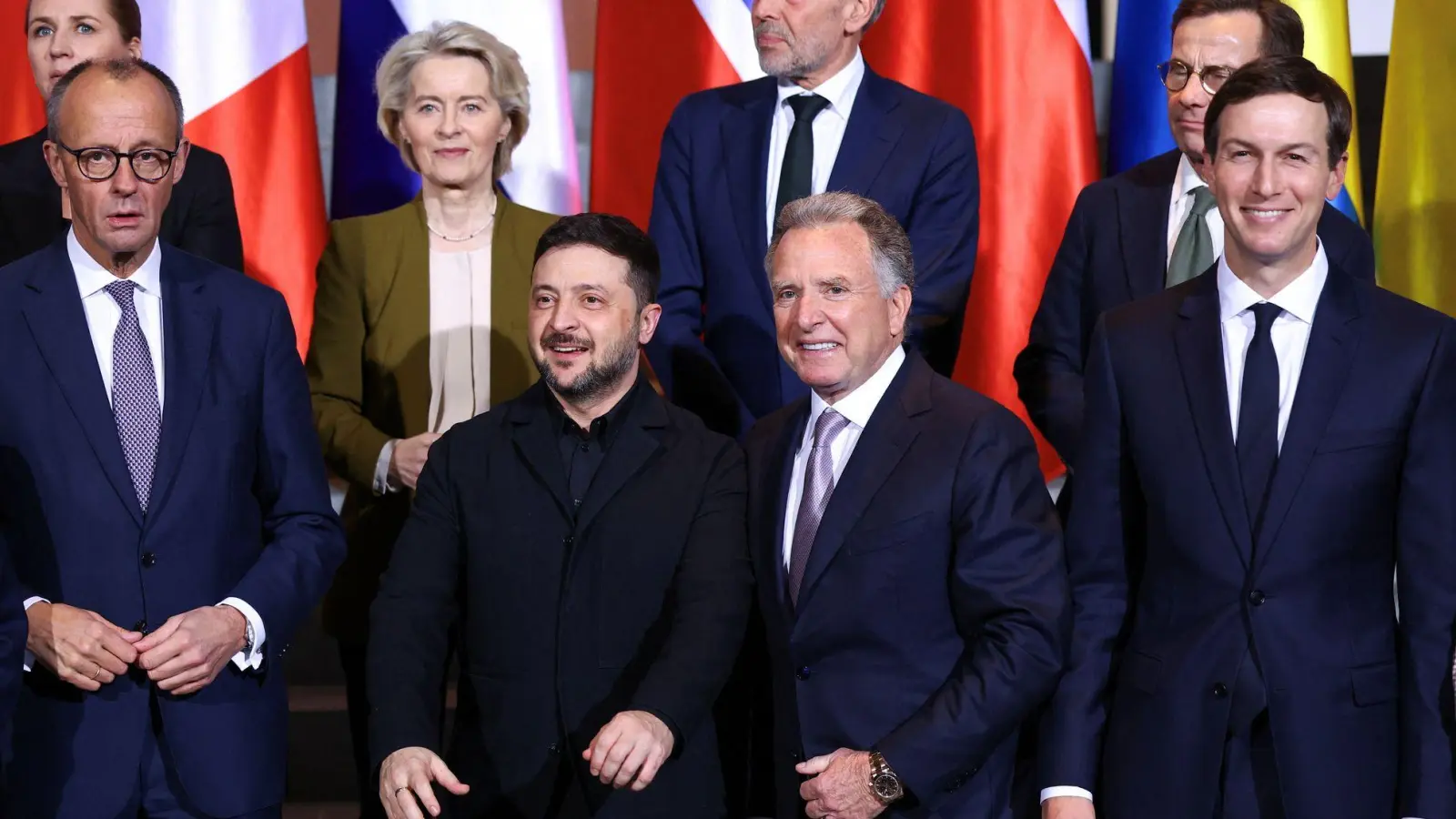 Das Ringen um ein mögliches Ende des Ukraine-Kriegs soll laut Berichten demnächst mit Gesprächen in Miami weitergehen. (Archiv) (Foto: Lisi Niesner/Reuters/Pool/dpa)