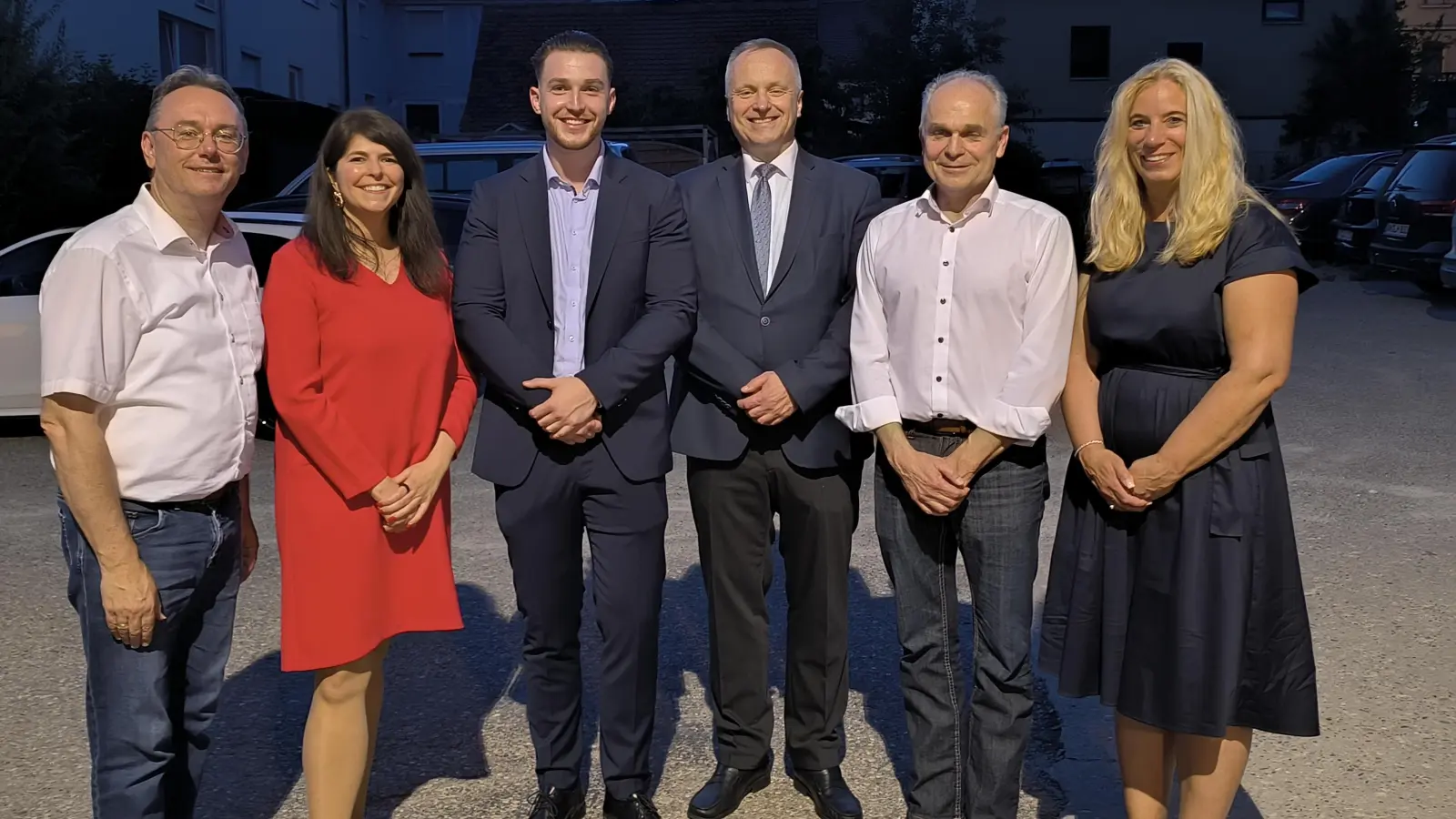 Herbert Lindörfer, Stefanie Nejedlo, Valentin Huber, Jan Helmer, Johannes Schneider und Anke Brettschneider (von links) führen den CSU-Kreisverband.  (Foto: Thomas Schaller)