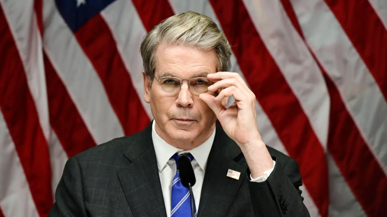 Der Deal, wonach zwei Chipkonzerne für Lizenzen zum China-Export an die US-Regierung zahlen, könnte laut US-Finanzminister Bessent auch in anderen Branchen gelten. (Foto: Magnus Lejhall/TT News Agency/AP/dpa)