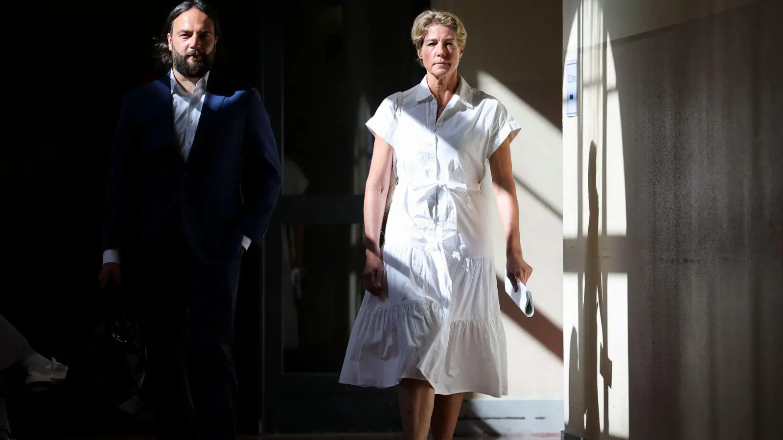 Christina Block und ihr Anwalt Ingo Bott auf dem Weg ins Gericht. (Foto: Christian Charisius/dpa)
