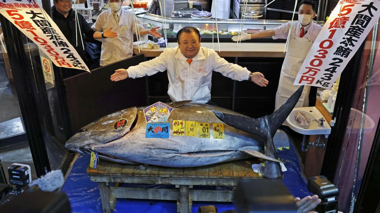 Für den Betreiber einer Sushi-Restaurantkette ist der gezahlte Rekordpreis eine geschickte PR-Aktion. (Foto: -/kyodo/dpa)