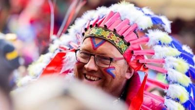 Rosenmontag ist der Höhepunkt der Karnevalszeit. (Foto: Rolf Vennenbernd/dpa)