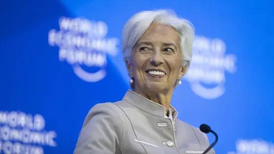 Christine Lagarde, Präsidentin der Europäischen Zentralbank, während einer Pressekonferenz am Schlusstag des 53. Jahrestreffens des Weltwirtschaftsforums (WEF). (Foto: Gian Ehrenzeller/KEYSTONE/dpa)