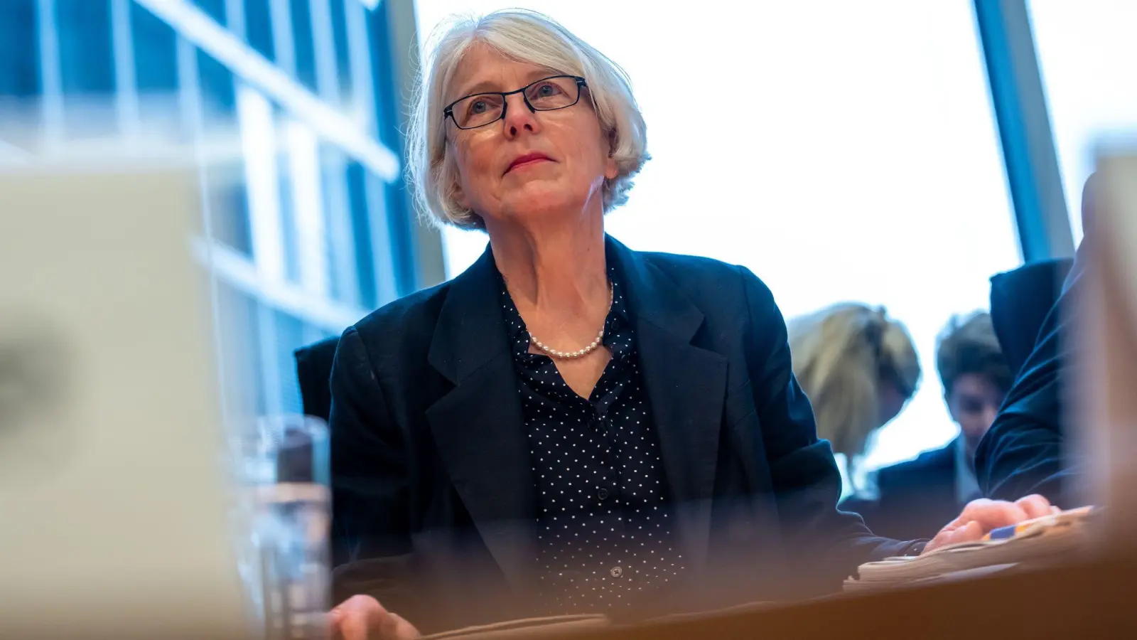 Nach der Befragung der Ermittlerin Sudhof sieht die Opposition weiteren Klärungsbedarf. (Foto: Michael Kappeler/dpa)