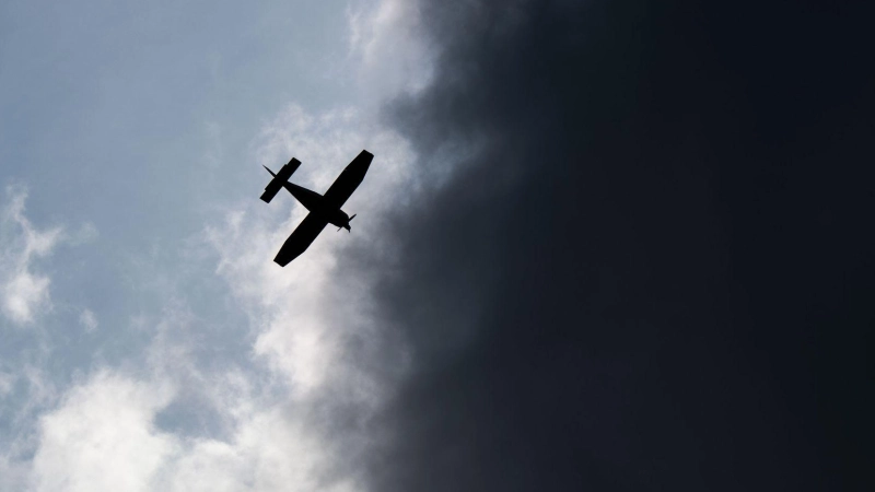 Nach einem Motorausfall landete ein Pilot sein Kleinflugzeug in einem Maisfeld bei Betzenstein. (Symbolbild) (Foto: Julian Stratenschulte/dpa)