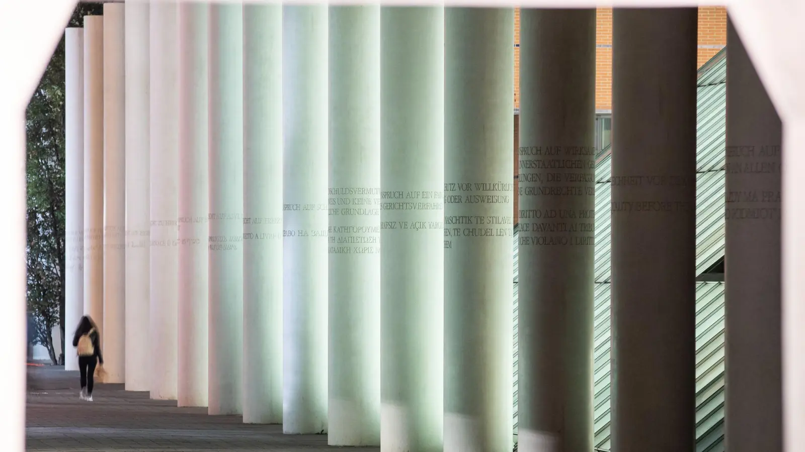 Die Stadt Nürnberg verleiht den diesjährigen Menschenrechtspreis an eine israelisch­-palästinensische Versöhnungsinitiative. (Archivbild) (Foto: Daniel Karmann/dpa)