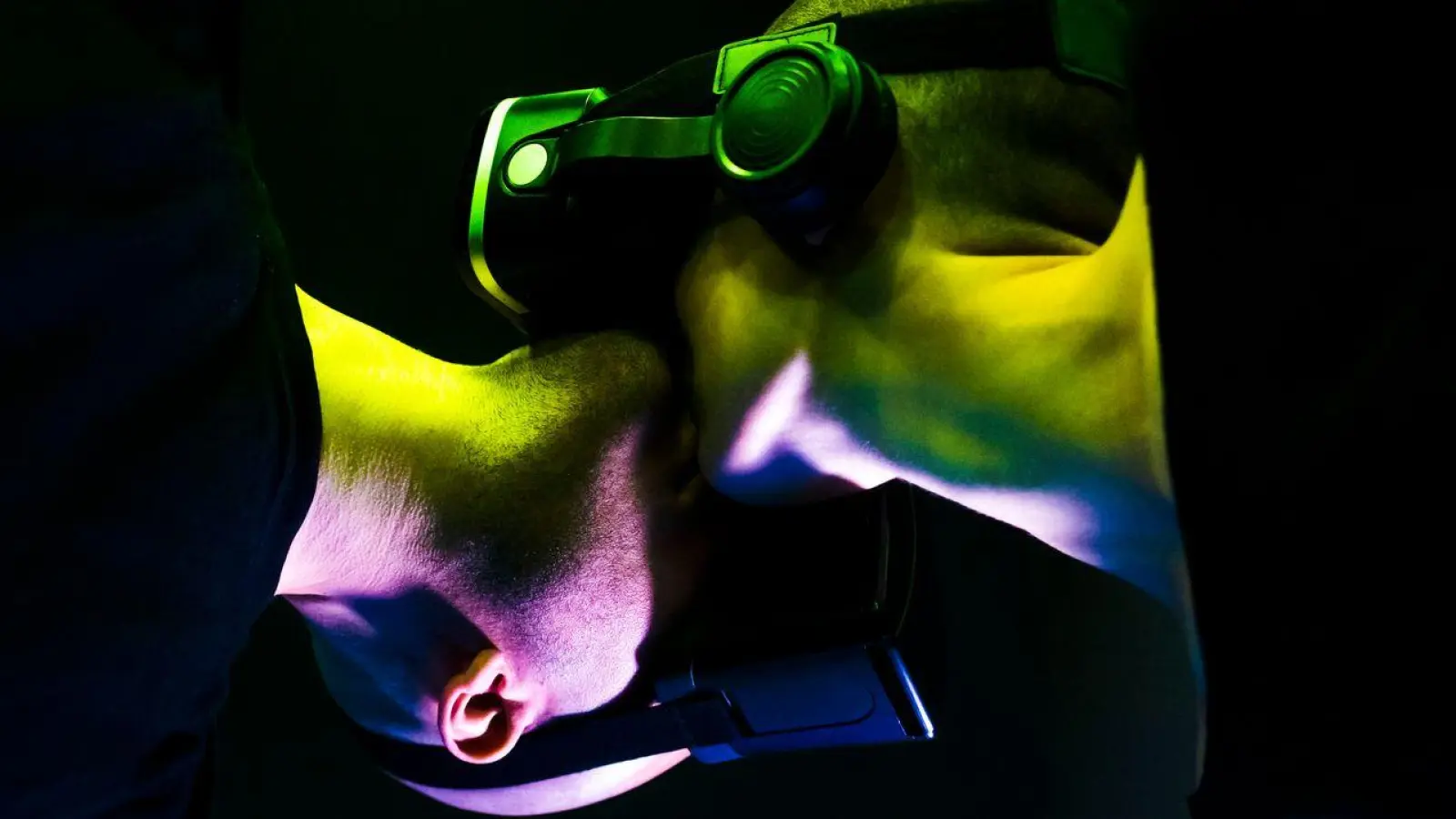 Immer verfügbar: Technologie und Internet können das Verhältnis und das Verhalten zu Sex nachhaltig verändern. (Foto: Eugenio Marongiu/Westend61/dpa-tmn)