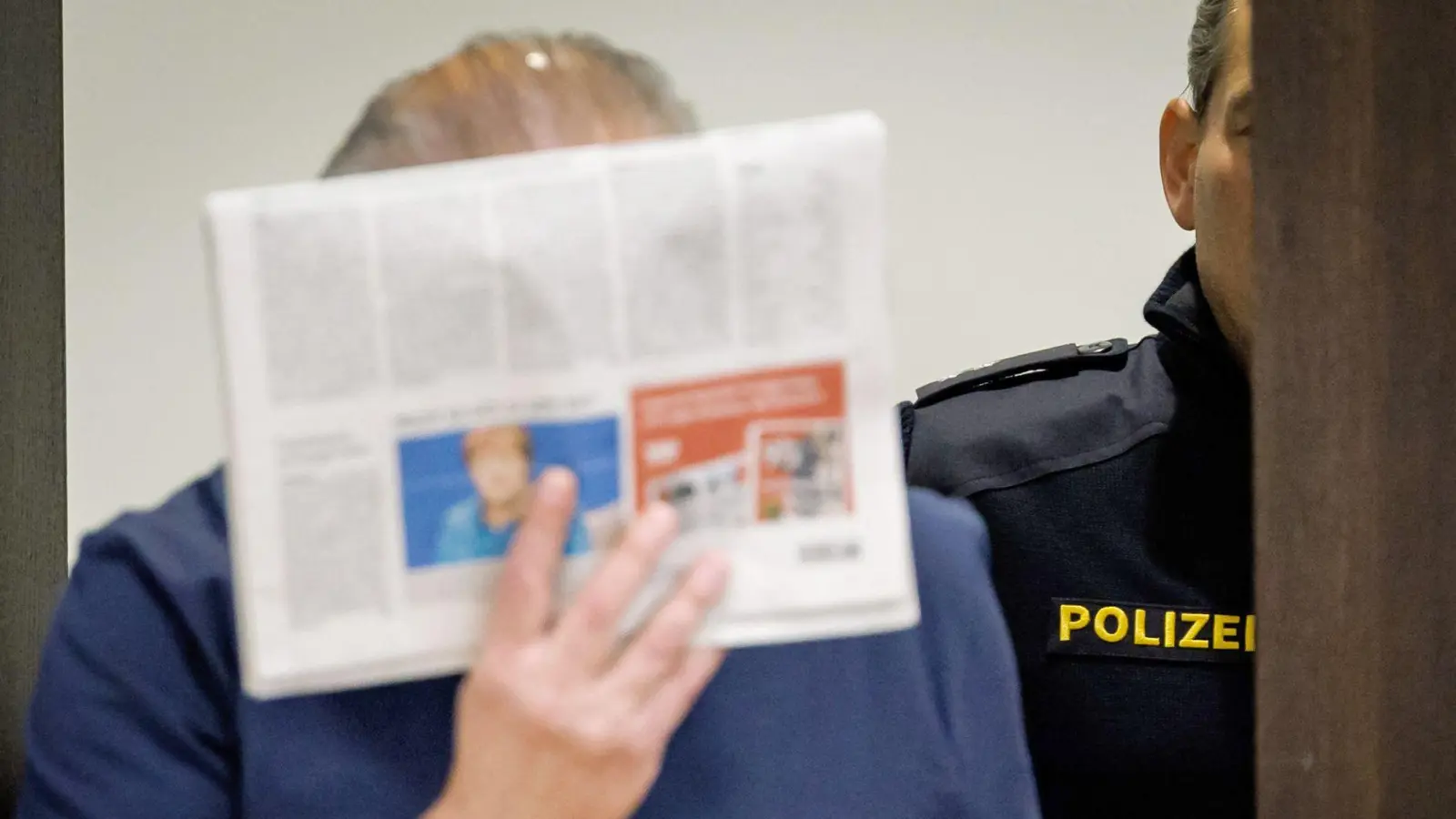 Ein 60 Jahre alter Mann ist am Landgericht Nürnberg-Fürth zu lebenslanger Haft wegen Mordes am Ehemann seiner Geliebten verurteilt worden. (Archivbild) (Foto: Daniel Karmann/dpa)