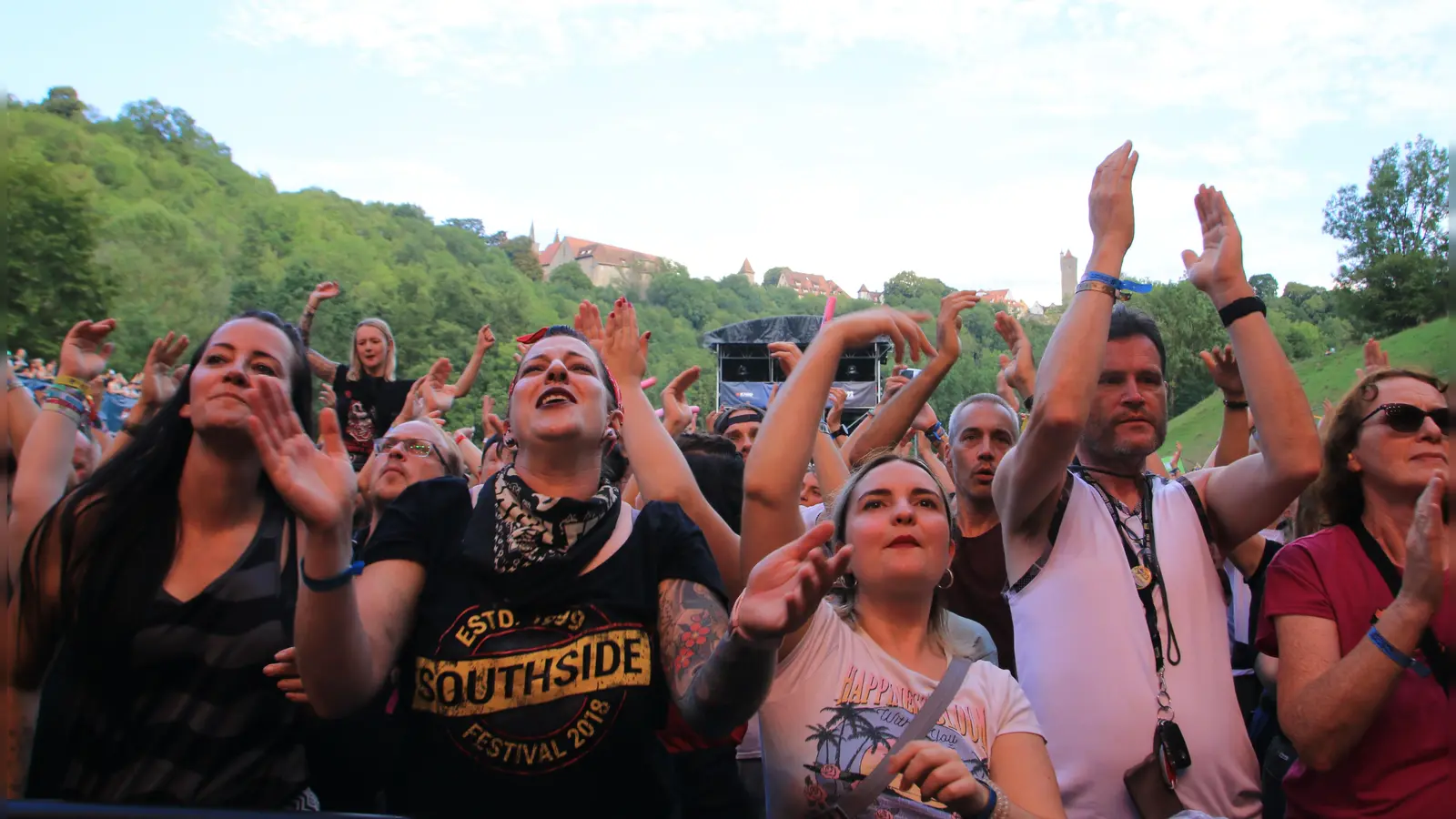 Vier Bühnen, auf denen über 50 Bands spielen: Beim Taubertal-Festival 2023 kommen die Fans in Rothenburg wieder voll auf ihre Kosten. (Foto: Martina Haas)