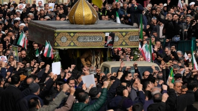 Trotz der Tötung zahlreicher Generäle bleibt Irans Machtapparat handlungsfähig. (Archivbild) (Foto: Vahid Salemi/AP/dpa)