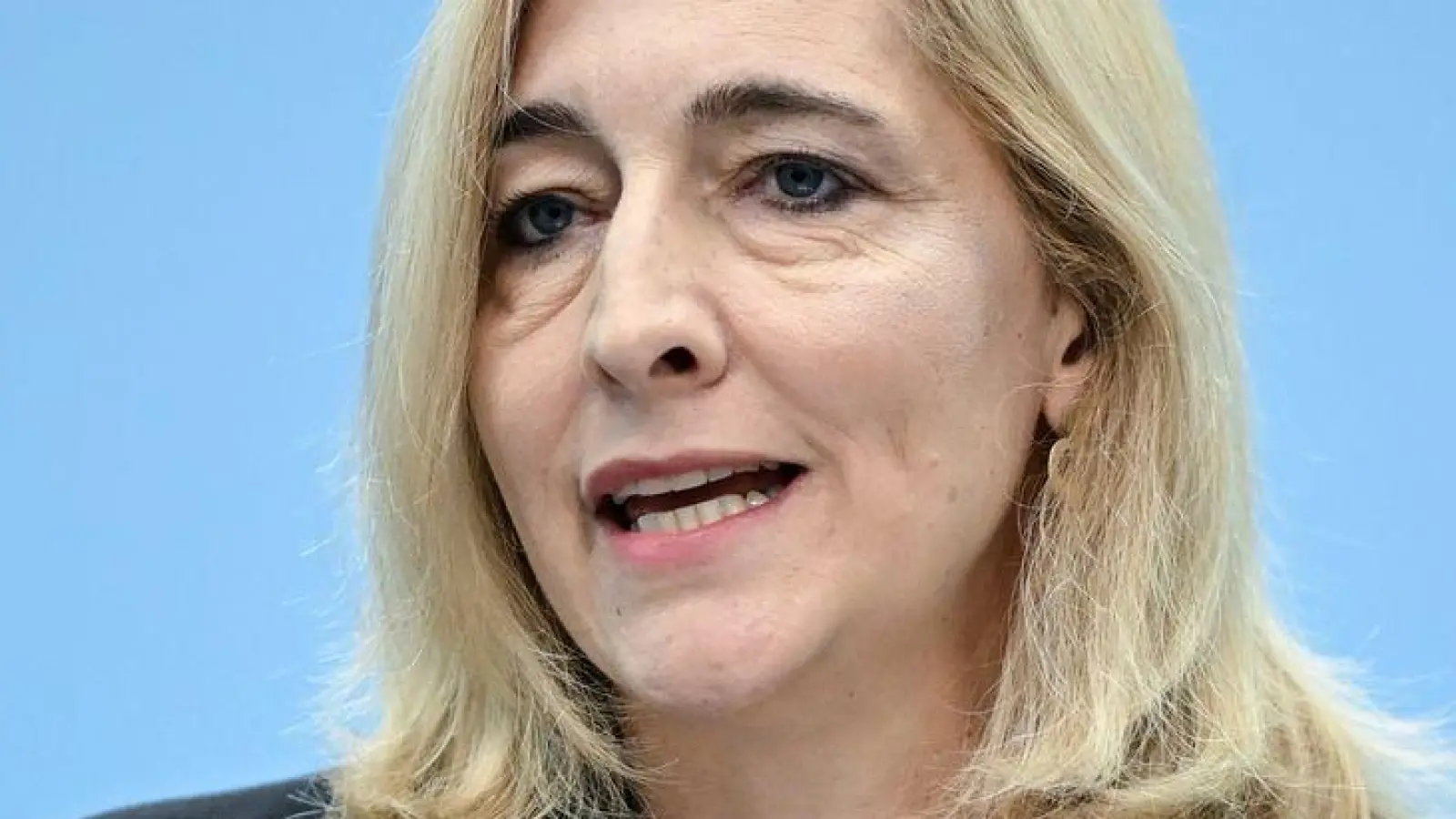 Gesundheitsministerin Warken will die Kassenbeiträge noch stabilisieren. (Foto: Britta Pedersen/dpa)