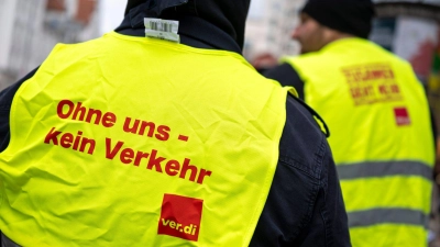 Im Tarifkonflikt im bayerischen Nahverkehr setzt die Gewerkschaft Verdi auf Warnstreiks. (Archivbild) (Foto: Peter Kneffel/dpa)