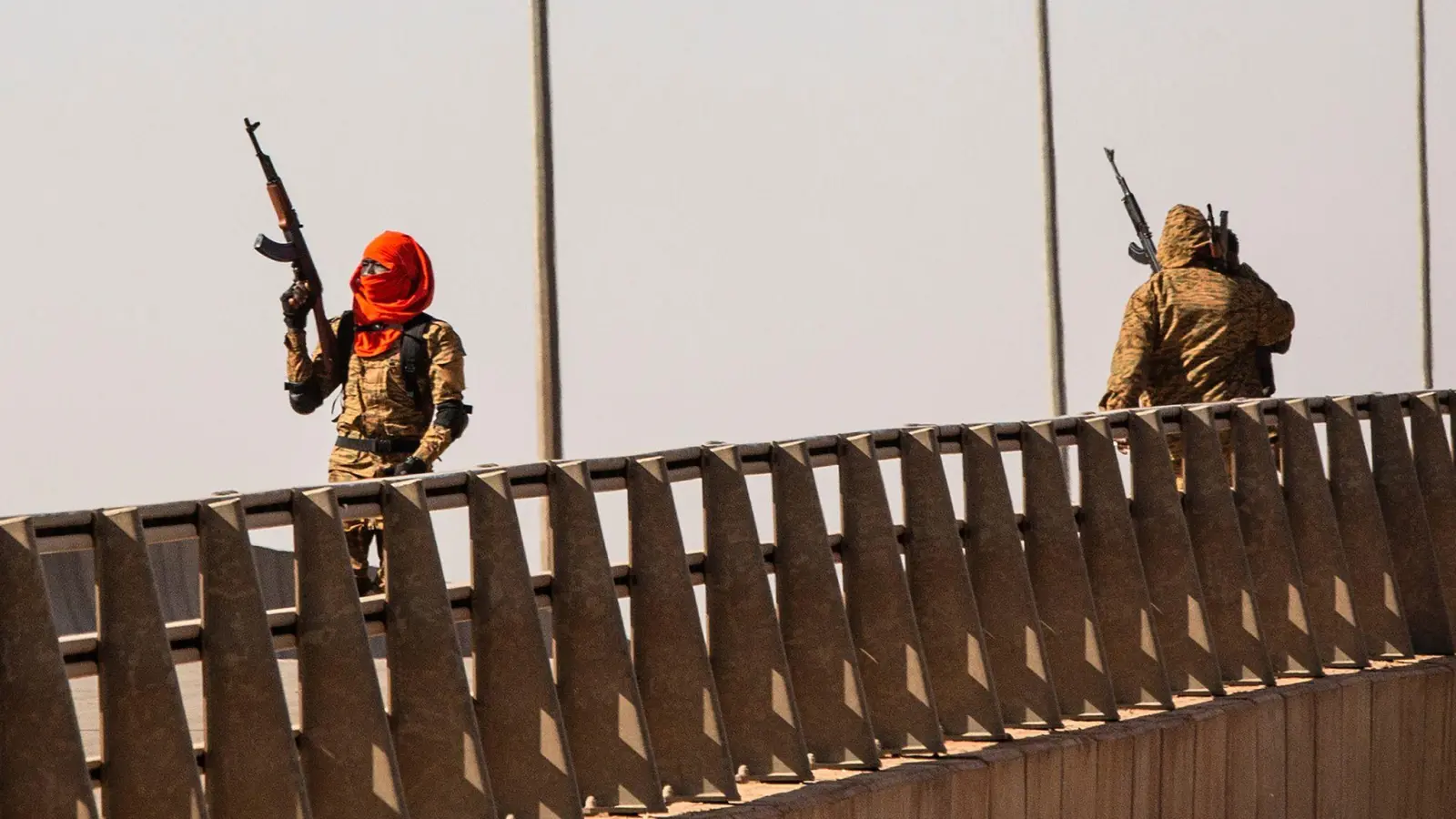 Wieder sind Zivilisten umgekommen: In nur wenigen Tagen häufen sich die Angriffe in Burkina Faso. (Foto: Sophie Garcia/AP/dpa)