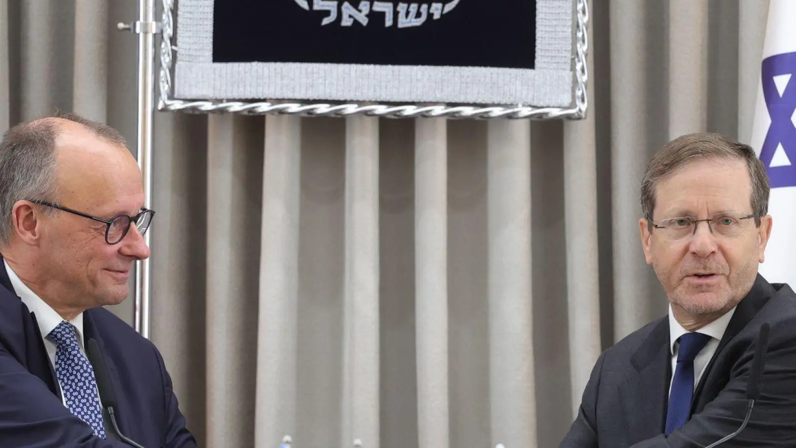 Kanzler Merz traf Israels Staatspräsidenten Isaac Herzog. (Foto: ABIR SULTAN/Pool EPA/AP/dpa)