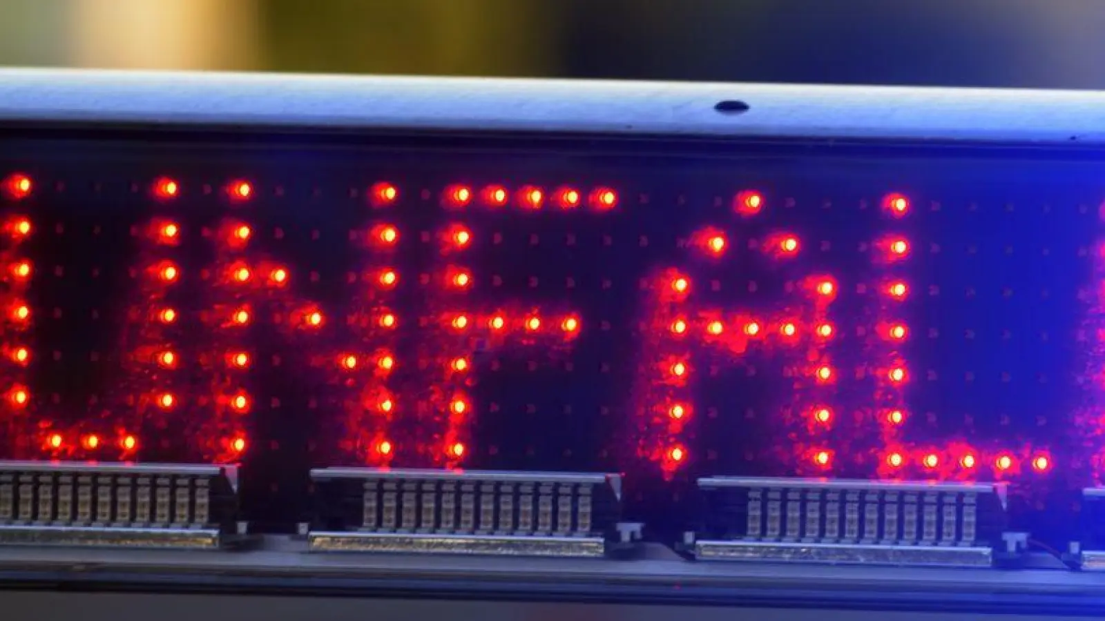 Die Polizei ermittelt zu den Hintergründen des Unfalls. (Symbolbild) (Foto: Stefan Puchner/dpa)