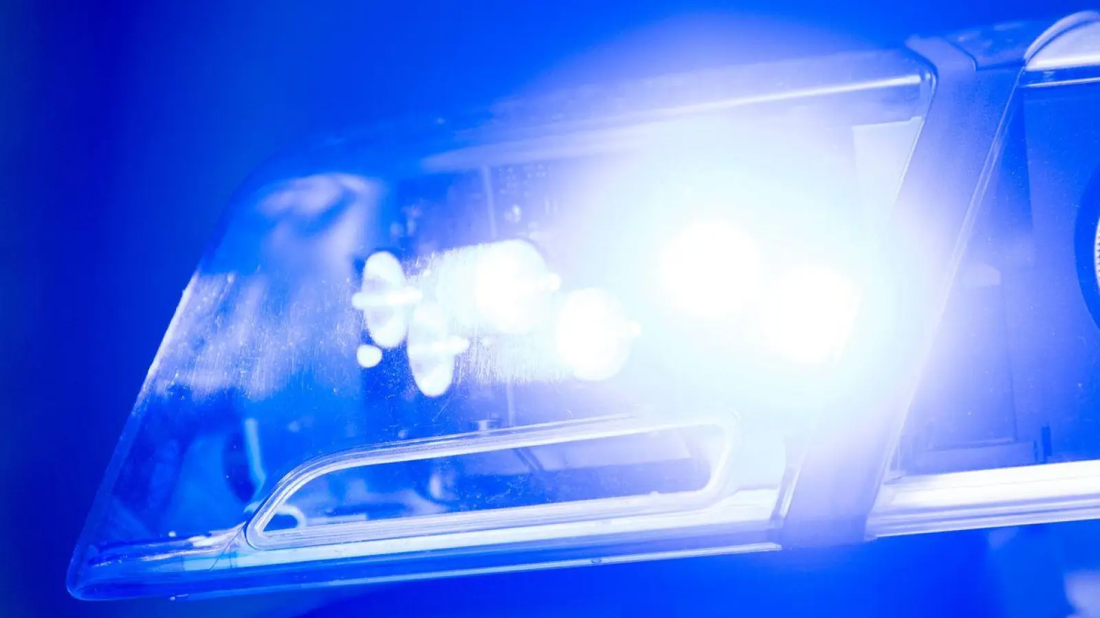 Nach dem tödlichen Unfall mit einem Motorsport-Traktor in Palling ermittelt die Staatsanwaltschaft. (Symbolbild) (Foto: Lino Mirgeler/dpa)