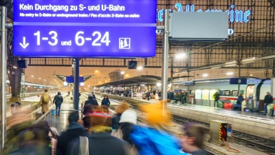 Die Deutsche Bahn will bei Gleiswechseln künftig besser kommunizieren. (Archivbild) (Foto: Andreas Arnold/dpa)