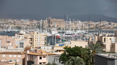 Die Prügelattacke ereignete sich in der Hauptstadt der Urlaubsinsel. (Archivfoto) (Foto: Clara Margais/dpa)