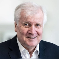 Horst Seehofer (CSU) begrüßt die verschärften Regeln in der EU für Asylsuchende. (Archivbild)  (Foto: Sven Hoppe/dpa)