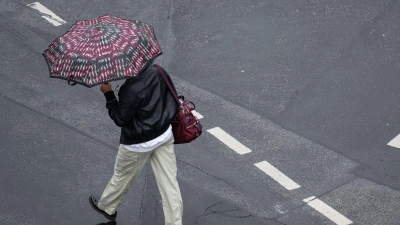 Mit Dauerregen in Teilen Deutschlands beginnt der Herbst. (Archivbild) (Foto: Boris Roessler/dpa)