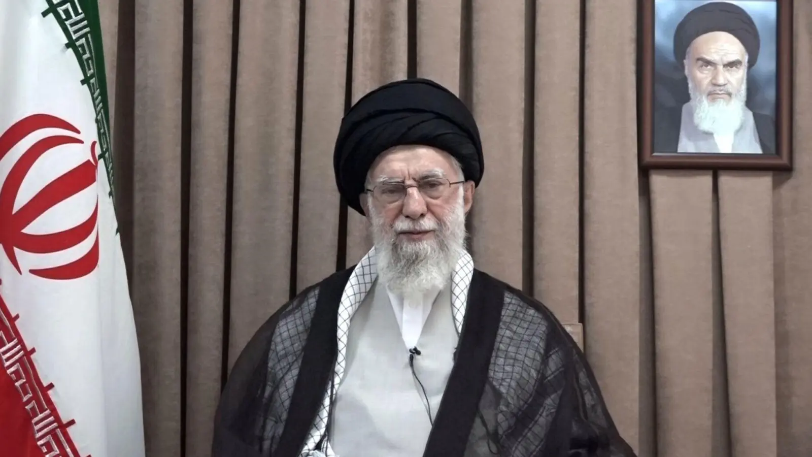 Irans Revolutionsführer Ayatollah Ali Chamenei (Foto: -/Office of the Iranian Supreme Leader via AP/dpa)