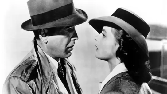 Humphrey Bogart als Rick und Ingrid Bergman als Ilsa in dem Film &quot;Casablanca&quot; (1942), der vor 80 Jahren Premiere hatte. (Foto: -/Turner Entertainment Co./dpa)