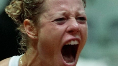 Doppelspezialistin Laura Siegemund will in der Weltgruppe bleiben.  (Foto: Andre Penner/AP)