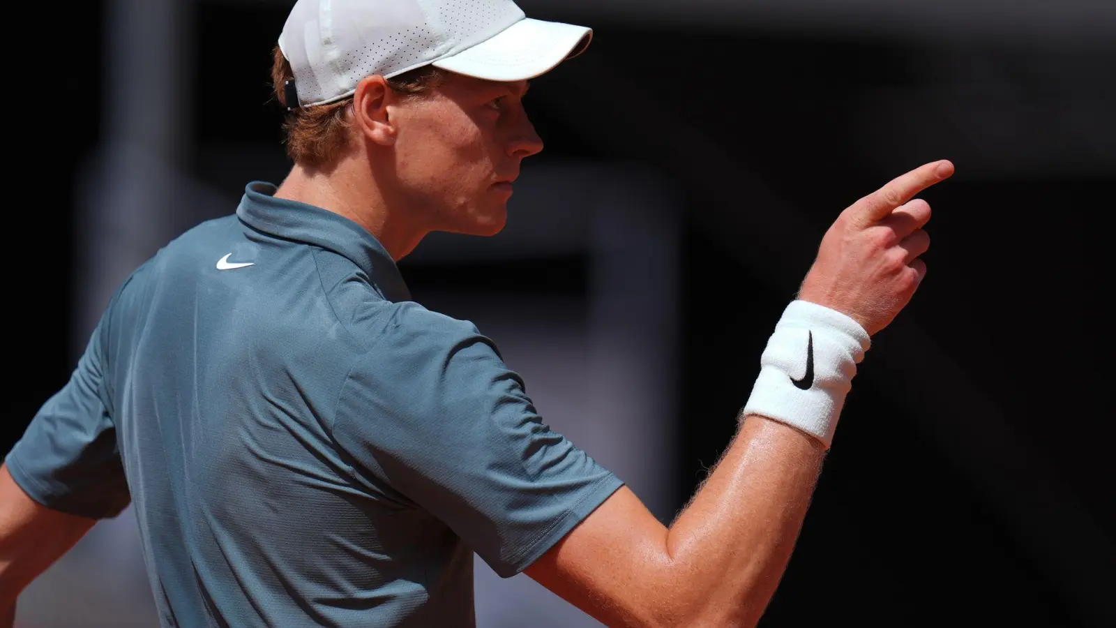 Eine Gruppe von Topspielern, darunter Jannik Sinner, soll die Preisgeld-Debatte im Tennis neu entfacht haben. (Archivbild) (Foto: Manu Fernandez/AP/dpa)
