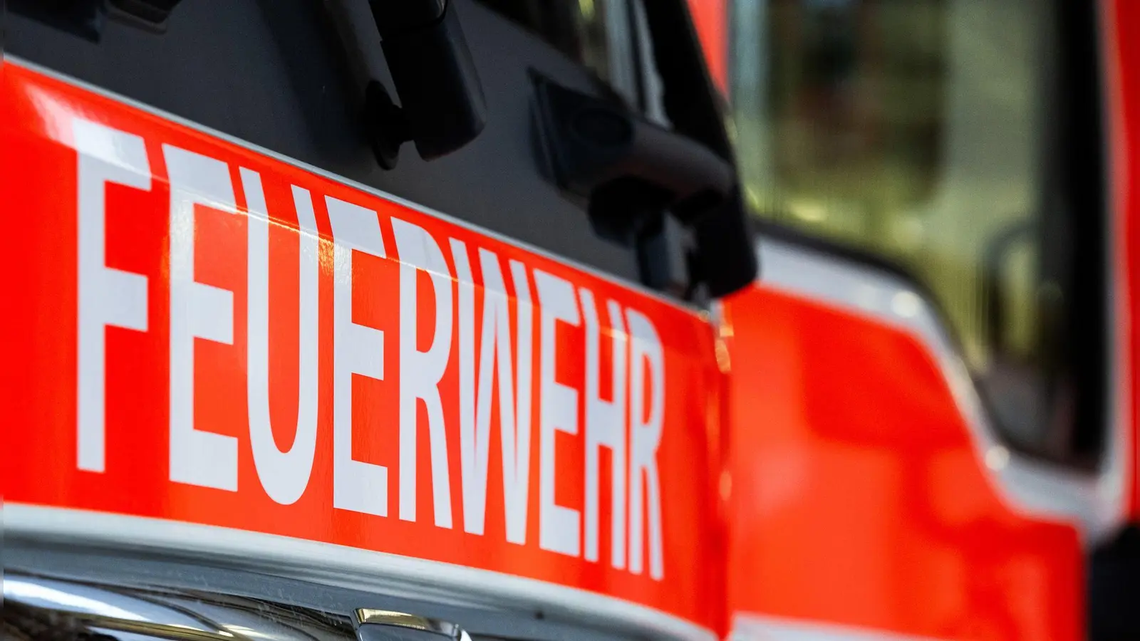 Das Untergeschoss brannte, als die Feuerwehr eintraf. (Symbolbild) (Foto: Soeren Stache/dpa)