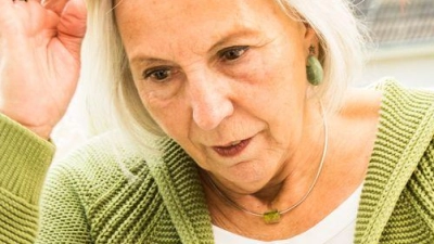 Formlose Mail genügt oft vorerst: Angehörige sollten Versicherungen schnell informieren, um keine Fristen zu verpassen. (Foto: Christin Klose/dpa-tmn)