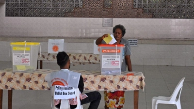 Ein kleiner Inselstaat im Südpazifik wählt heute ein neues Parlament: Es wird erwartet, dass etwas 350.000 Wahlberechtigte auf den Salomonen ihre Stimme abgeben werden. (Foto: Mick Tsikas/AAP/dpa)