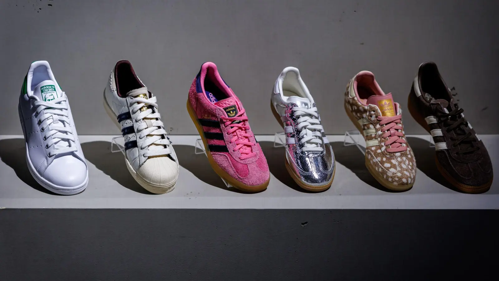 Der Sportartikelhersteller Adidas meldet Rekordergebnisse (Symbolbild).  (Foto: Daniel Karmann/dpa)