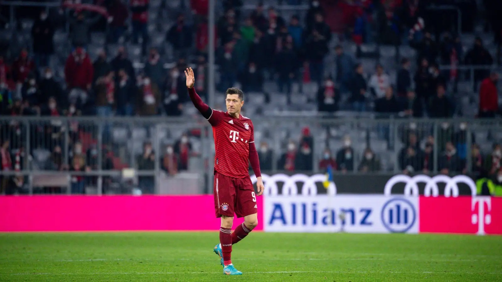 Ist das schon der Abschied von Bayern München?: Robert Lewandowski liebäugelt mit einem Wechsel. (Foto: Sven Hoppe/dpa)