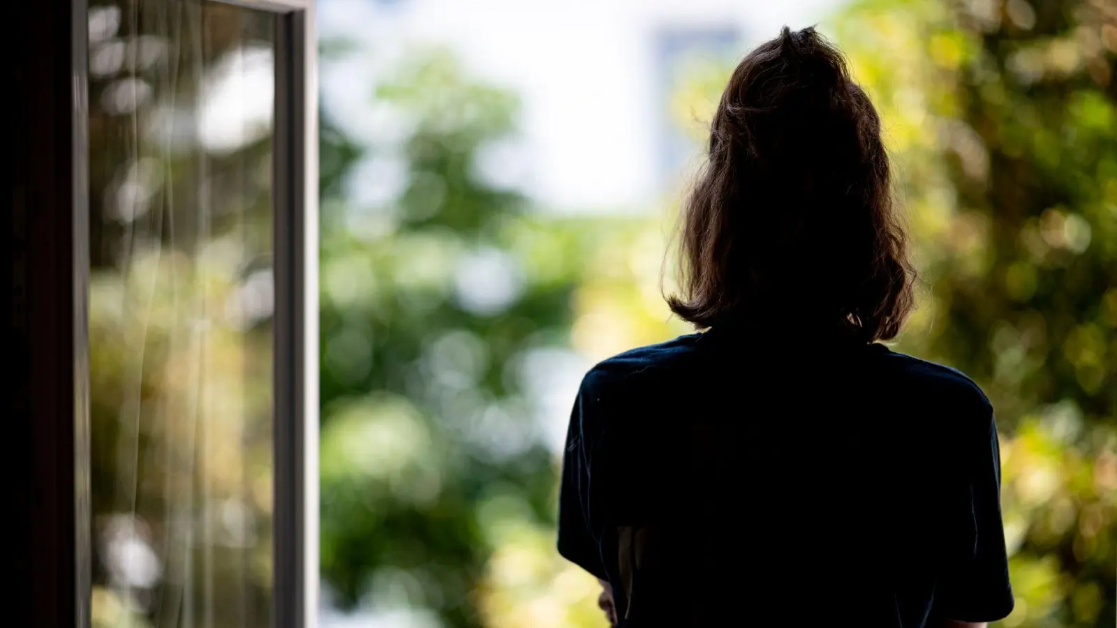 Bei psychischen Problemen sollen sich die Betroffenen nach Ansicht der bayerischen Gesundheitsministerin Judith Gerlach (CSU) frühzeitig Hilfe holen. (Symbolbild) (Foto: Fabian Sommer/dpa)