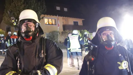 Am späten Dienstagabend wurde die Feuerwehr in Dietenhofen (Landkreis Ansbach) zu einem Brand in einem Asylbewerberheim gerufen. (Foto: NEWS5 / Schreiber)