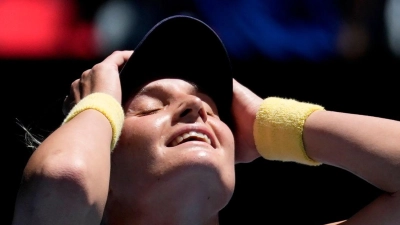 Dajana Jastremska jubelt über ihren Eiunzug ins Halbfinale der Australian Open. (Foto: Alessandra Tarantino/AP)
