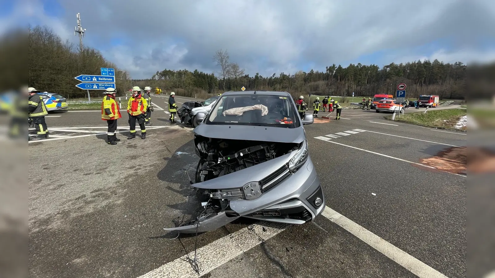 Bei Dorfgütingen hat sich am Samstag ein schwerer Verkehrsunfall ereignet.  (Foto: Sebastian Proff)