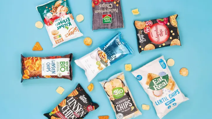 Die Stiftung Warentest hat acht verschiedene Chips-Produkte aus Hülsenfrüchten untersucht. (Foto: Ralph Kaiser/Stiftung Warentest/dpa-tmn)