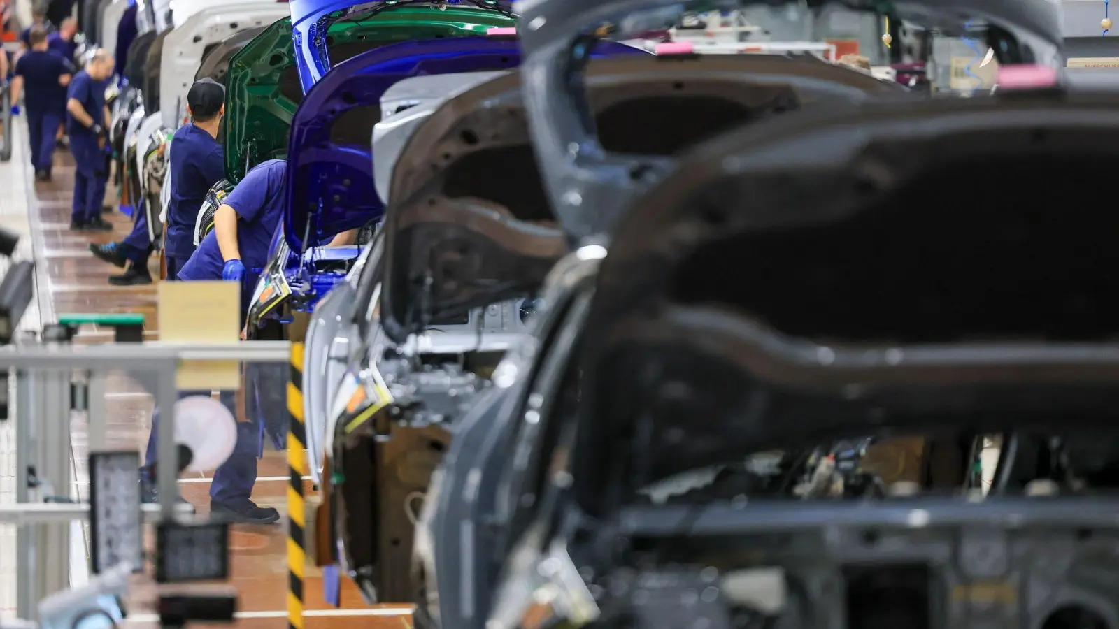 Die deutsche Wirtschaft muss nach einer Studie von Edelman mit einer tiefgreifenden Vertrauenskrise in der Bevölkerung klarkommen. (Symbolbild) (Foto: Jan Woitas/dpa)