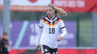 Dana Keßler hat den ersten Einsatz bei der WM hinter sich (hier in einem Vorbereitungsspiel).<br><br> (Foto: DFB/dpa Picture-Alliance/Marco Steinbrenner)