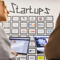 Die deutsche Start-up-Branche wächst, aber es mangelt an Wagniskapital. (Archivbild) (Foto: Oliver Berg/dpa)