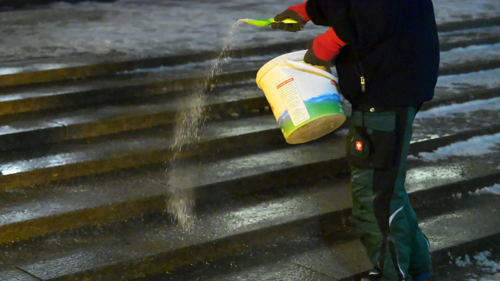 Am Untermain fällt an einigen Schulen der Präsenzunterricht aus. (Archivbild) (Foto: Malin Wunderlich/dpa)