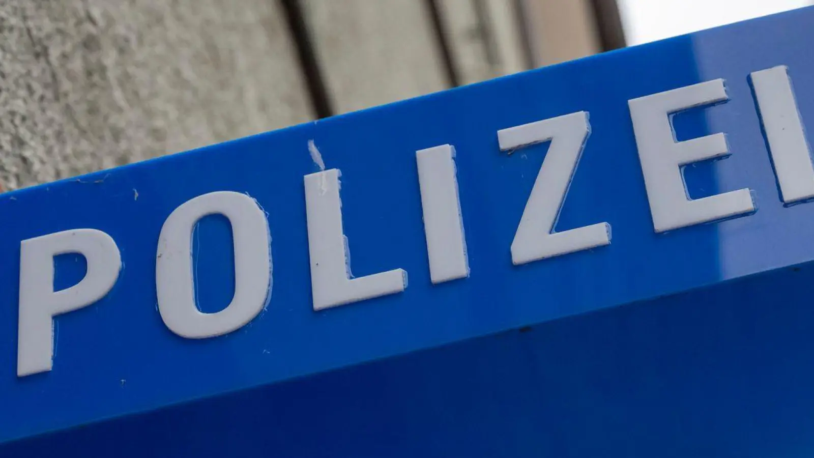 Die Polizei in Bayreuth nimmt Hinweise entgegen. (Symbolbild) (Foto: Peter Kneffel/dpa)