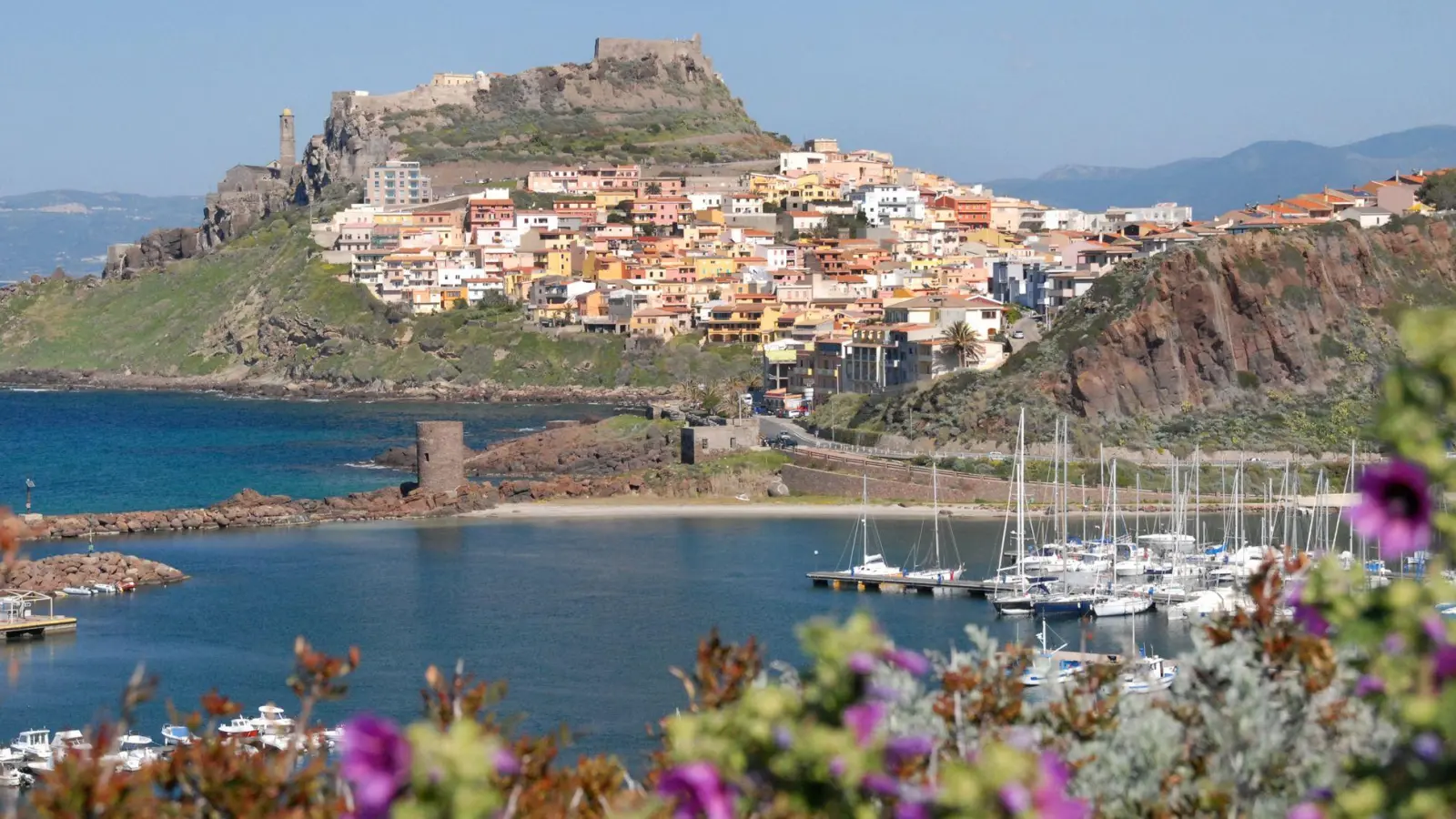 Reisende sollten sich bei ihrer Fluggesellschaft oder dem Flughafen über mögliche Änderungen informieren. (Archivbild) (Foto: Christian Röwekamp/dpa-tmn/dpa)