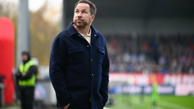 Nach Klaus Allofs muss auch Sportdirektor Christian Weber gehen. (Archivbild) (Foto: Gregor Fischer/dpa)